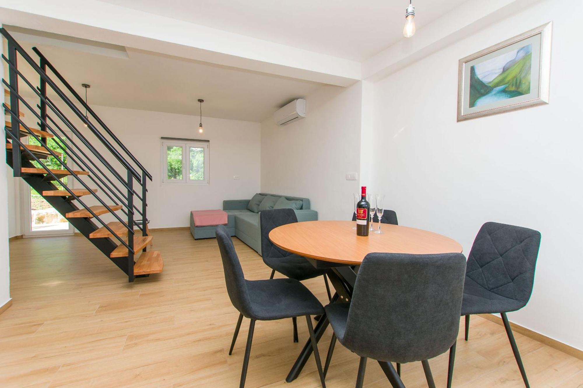 Apartment Petea Omiš Екстериор снимка