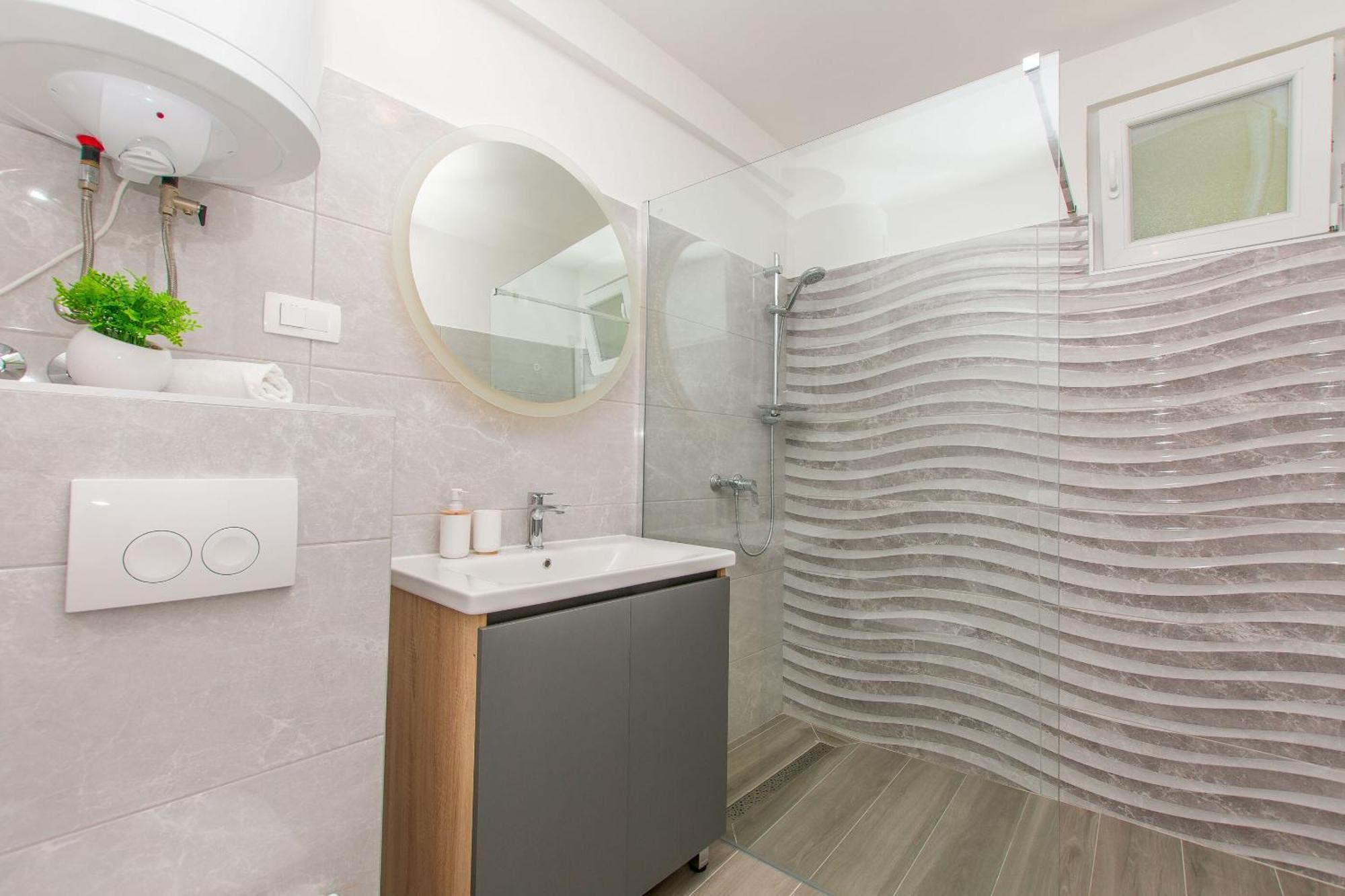 Apartment Petea Omiš Екстериор снимка