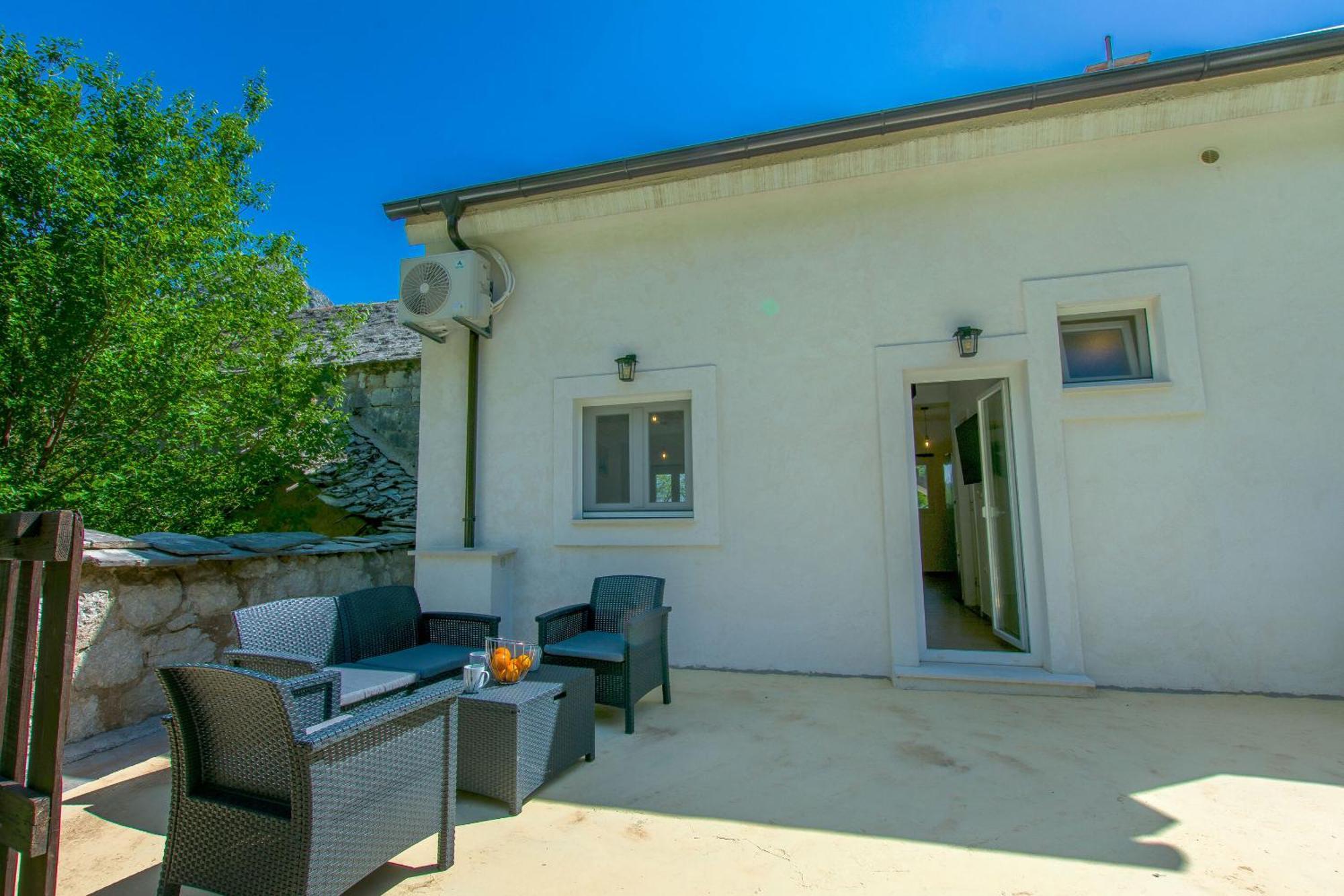 Apartment Petea Omiš Екстериор снимка