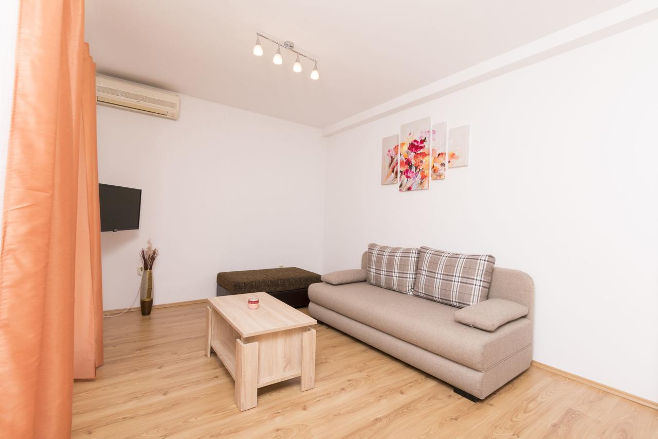 Apartment Petea Omiš Екстериор снимка