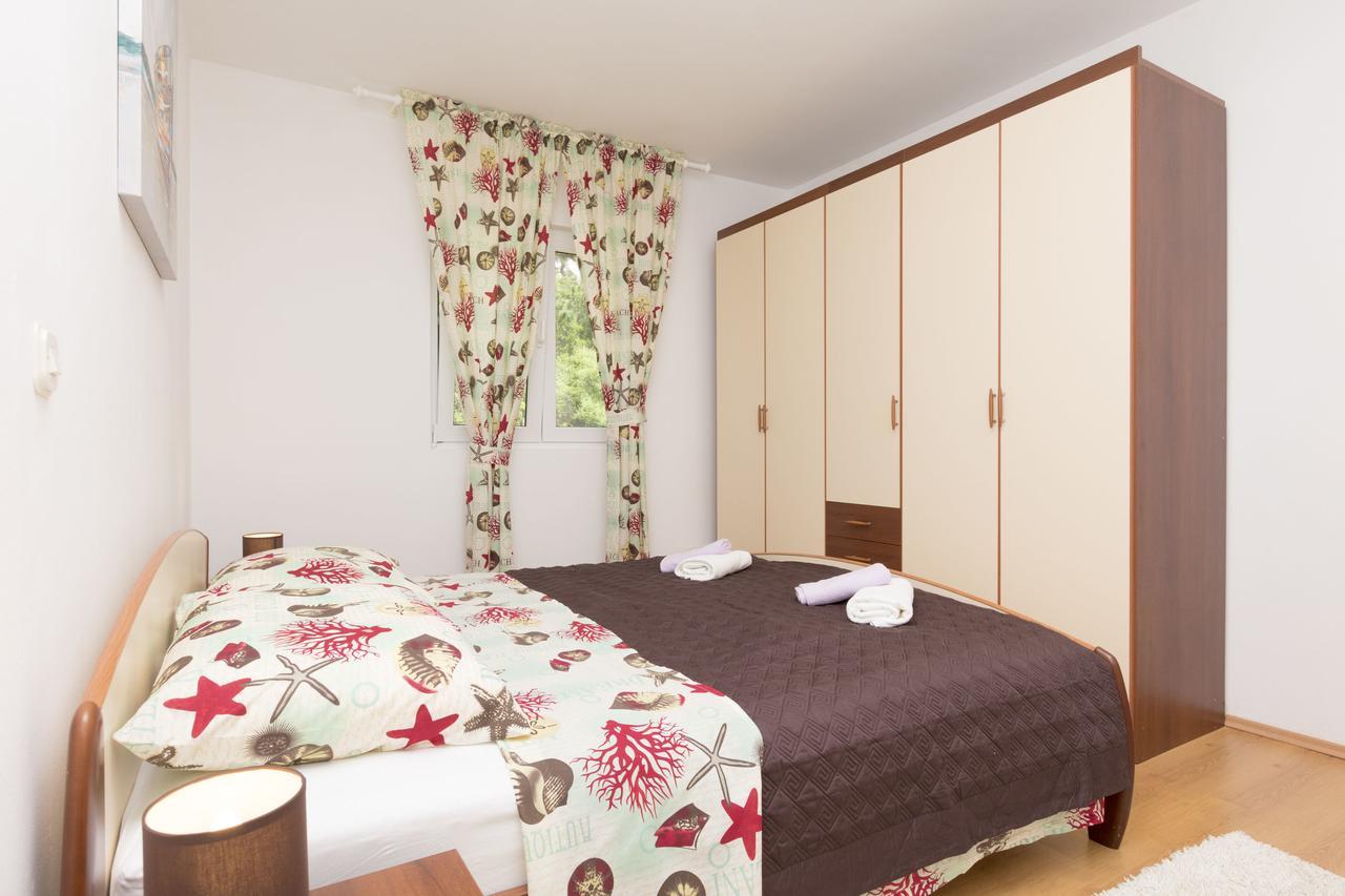 Apartment Petea Omiš Екстериор снимка