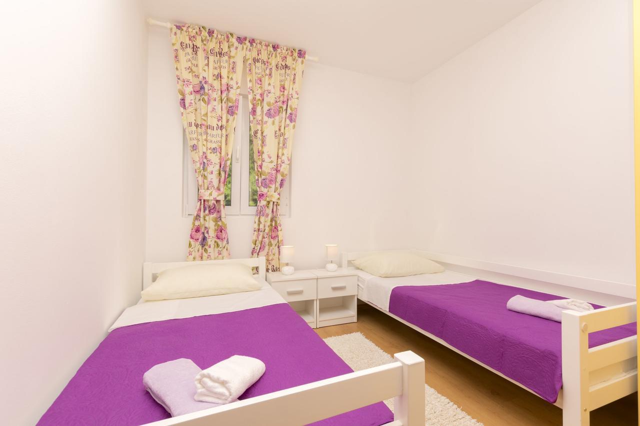 Apartment Petea Omiš Стая снимка