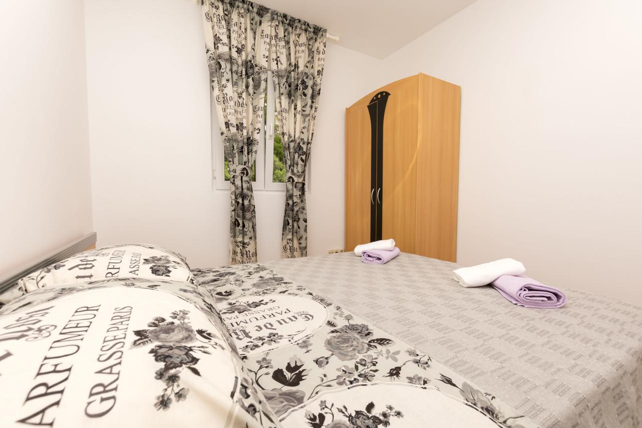 Apartment Petea Omiš Екстериор снимка