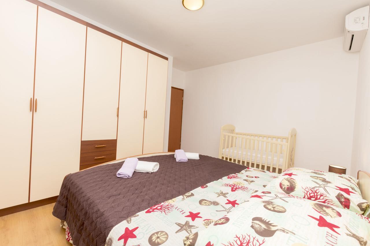 Apartment Petea Omiš Екстериор снимка