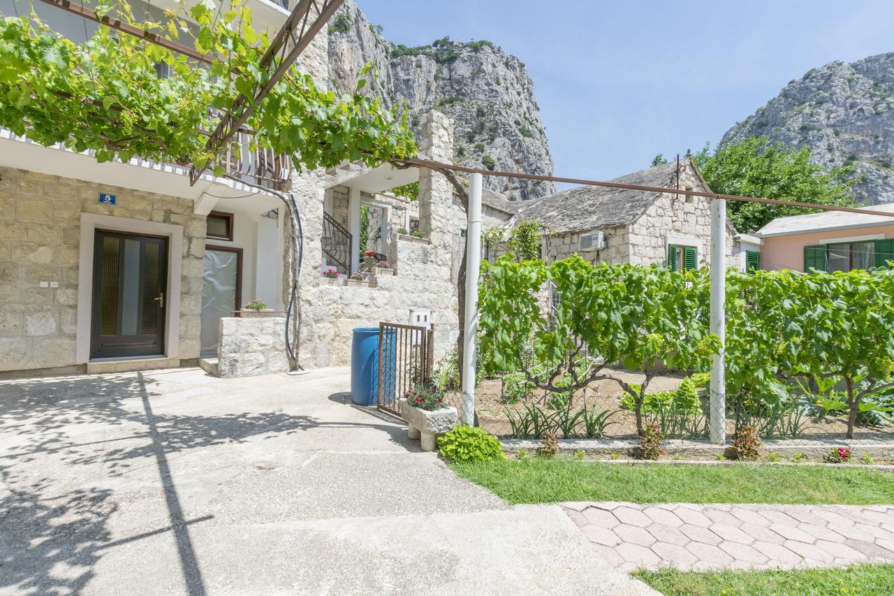 Apartment Petea Omiš Екстериор снимка
