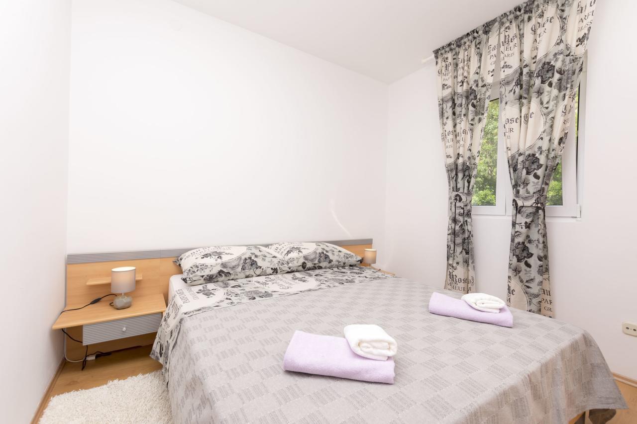 Apartment Petea Omiš Стая снимка