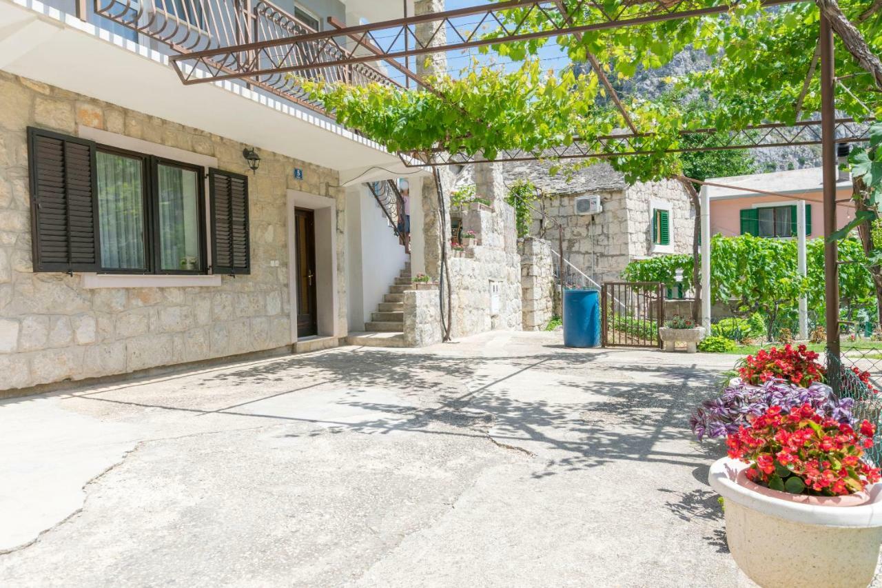 Apartment Petea Omiš Екстериор снимка